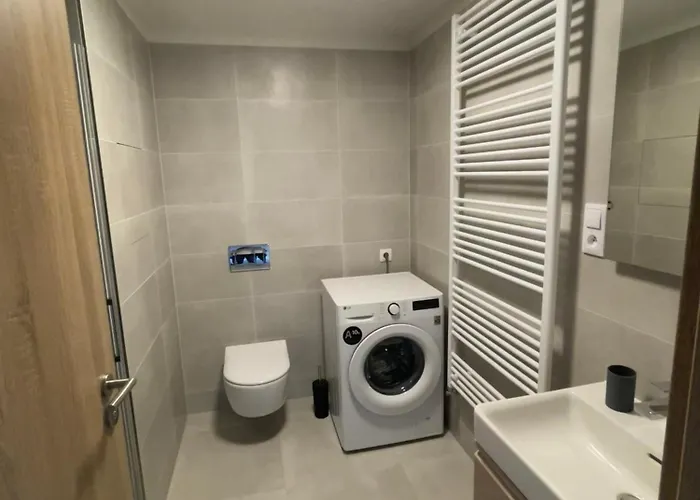 Tesla Apartment *